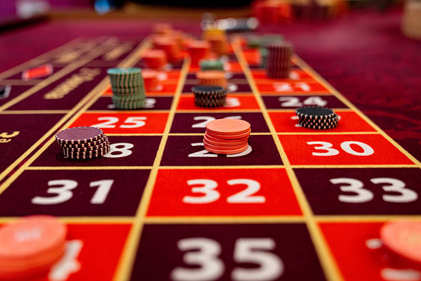 Live Three Card Poker table on halona189 with dealer and real-time card display